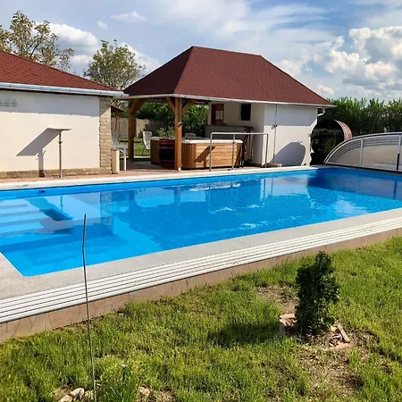 Borhaz Panzio Hajos-pincefalu